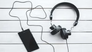 Cara Membersihkan Headphone dan Earbuds